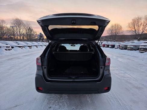 Used 2023 Subaru Outback Premium image 10