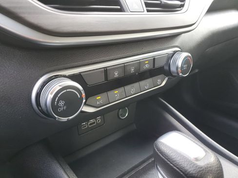 Certified 2025 Nissan Altima 2.5 SV FWD image 30