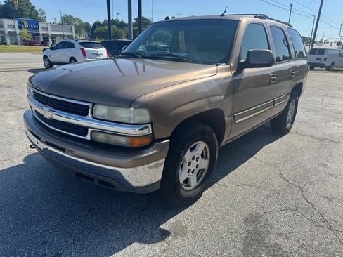 Used 2004 Chevrolet Tahoe LT w/ LT Preferred Equipment Group AWD/4WD image 6
