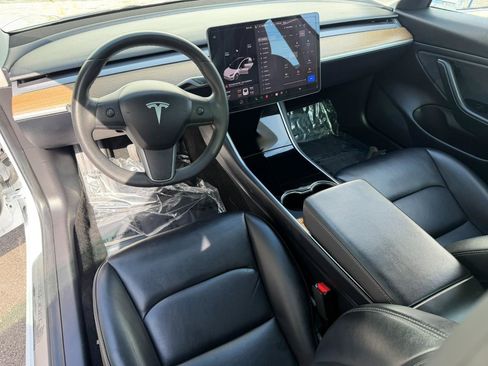 Used 2019 Tesla Model 3 Mid Range RWD image 23
