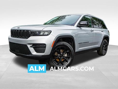 Used 2025 Jeep Grand Cherokee Altitude AWD/4WD image 1