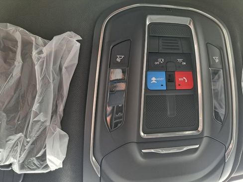 New 2026 Jeep Grand Cherokee Laredo image 17