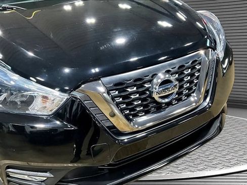 Used 2019 Nissan Kicks SR w/ Exterior Package FWD image 30