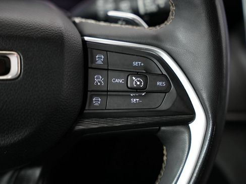 Used 2023 Jeep Grand Cherokee L Laredo AWD/4WD image 13
