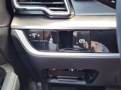 Used 2023 Kia Sportage EX FWD image 25