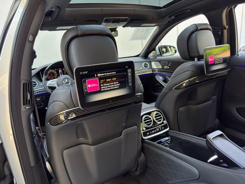 Used 2020 Mercedes-Benz Maybach S 560 4MATIC image 53