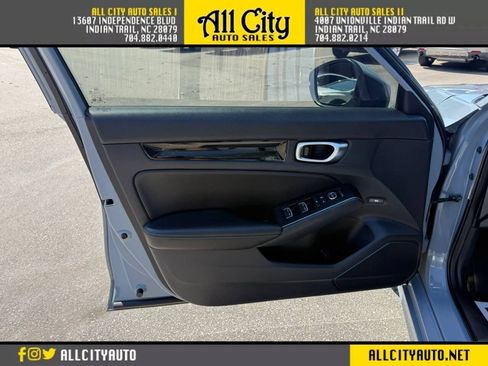 Used 2022 Honda Civic Touring image 9