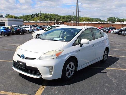 Used 2013 Toyota Prius Two FWD image 2