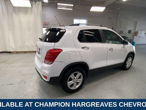 Used 2020 Chevrolet Trax LT w/ LT Convenience Package FWD image 10
