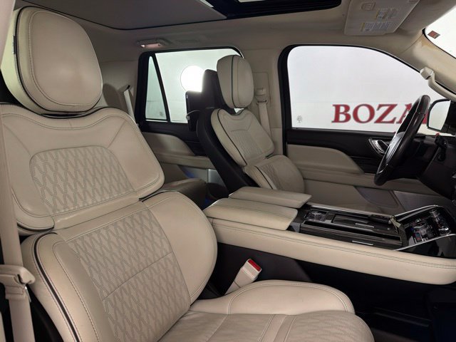 Used 2021 Lincoln Navigator Black Label w/ Special Edition Package AWD/4WD image 33