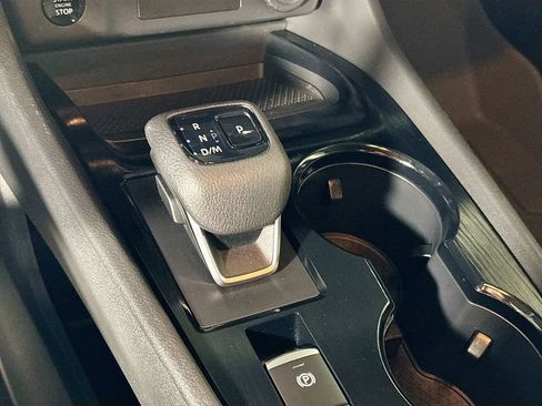 Used 2024 Nissan Rogue SV image 17