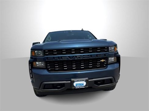 Used 2020 Chevrolet Silverado 1500 Custom w/ Custom Value Package image 3