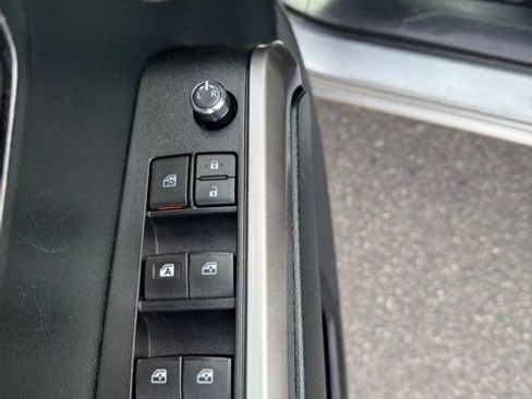 Used 2017 Toyota Tacoma SR5 RWD image 17