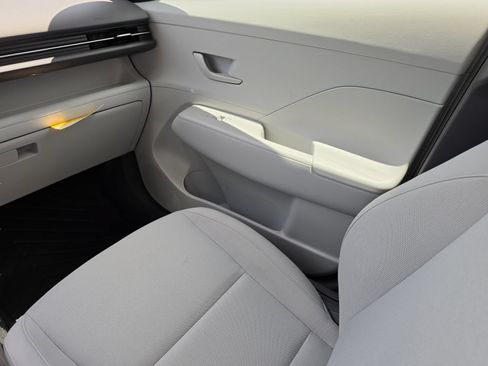 New 2026 Hyundai Kona SE FWD image 18