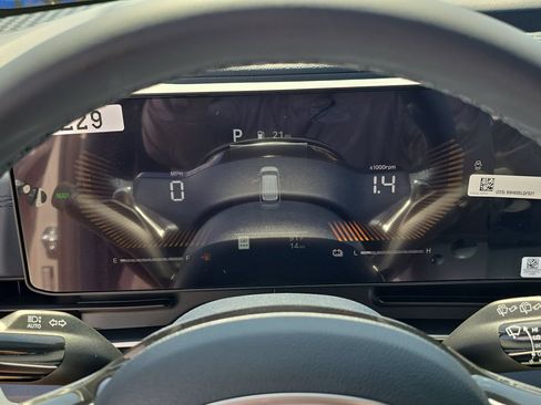 New 2026 Kia Carnival EX FWD image 33
