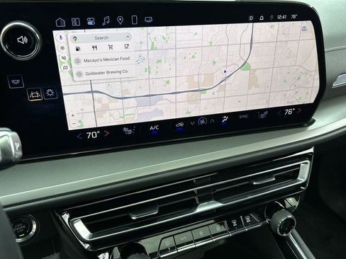 Used 2025 Chevrolet Traverse LT w/ Sun and Wheel Package image 14