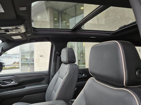 Used 2023 GMC Yukon SLT image 6