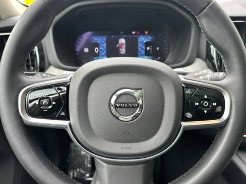 Used 2025 Volvo XC60 B5 Plus AWD/4WD image 28