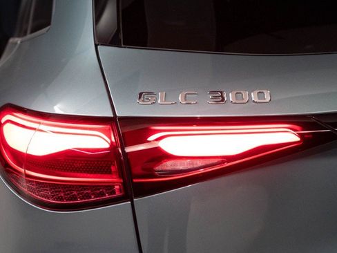 Certified 2026 Mercedes-Benz GLC 300 4MATIC image 9