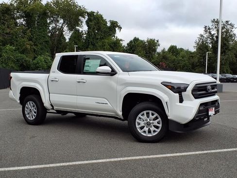 New 2025 Toyota Tacoma SR5 image 2