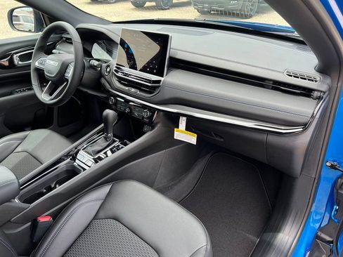 New 2026 Jeep Compass Latitude AWD/4WD image 11