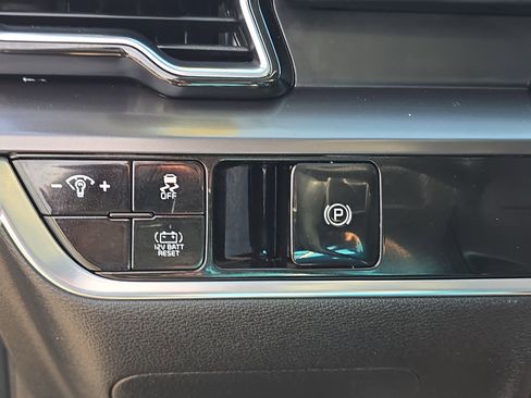 Certified 2023 Kia Sportage EX AWD/4WD image 27