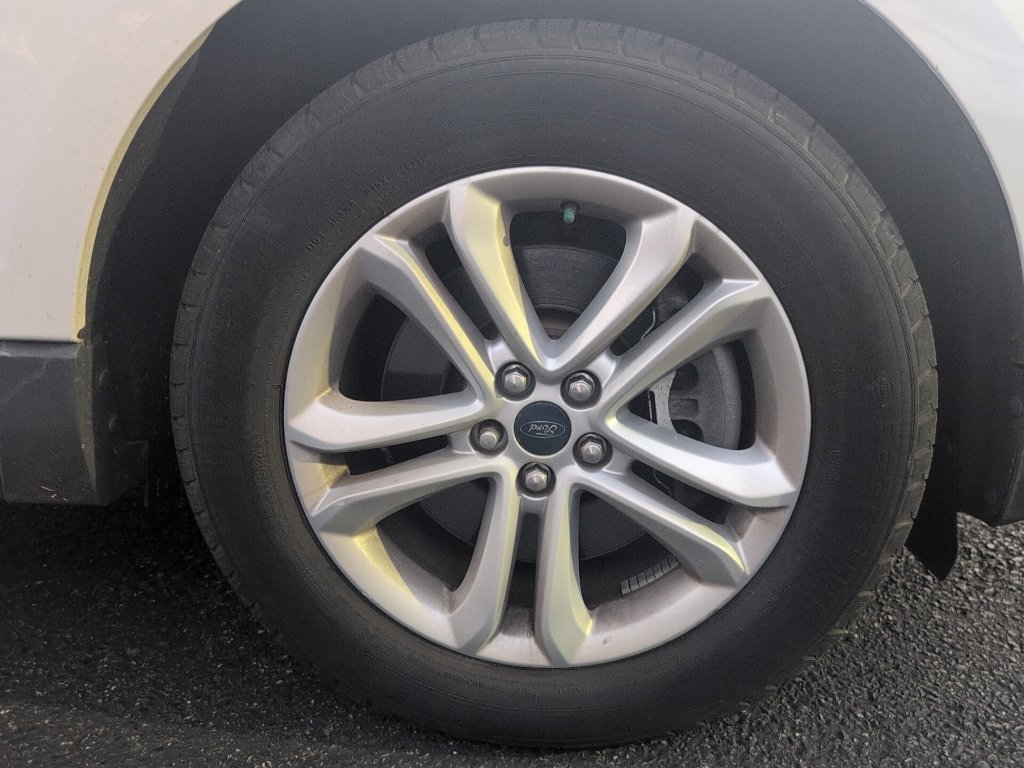Used 2019 Ford Edge SEL w/ Equipment Group 201A AWD/4WD image 4