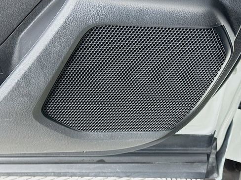 Used 2022 Toyota Highlander LE FWD image 18