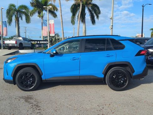 Used 2019 Toyota RAV4 LE image 5