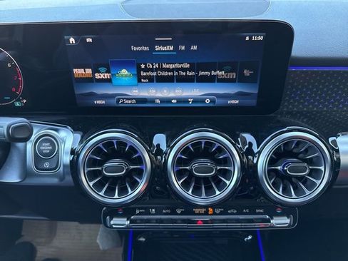 New 2026 Mercedes-Benz GLB 250 4MATIC image 14