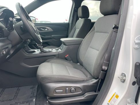 Used 2023 Chevrolet Traverse LT AWD/4WD image 7