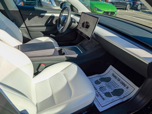 Used 2023 Tesla Model 3 Standard Range image 32