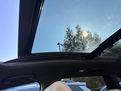 Used 2016 Kia Sorento SX image 31