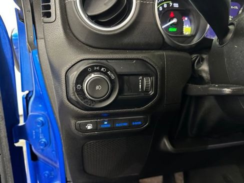 Used 2023 Jeep Wrangler Unlimited Sahara image 19