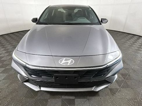 Used 2025 Hyundai Elantra Sport FWD image 7