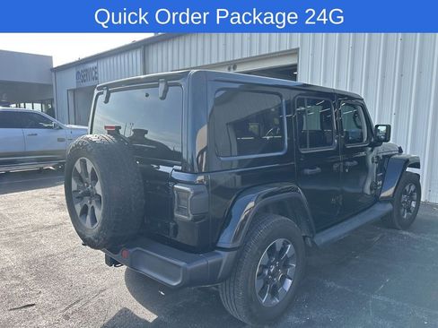 Used 2018 Jeep Wrangler Unlimited Sahara image 4
