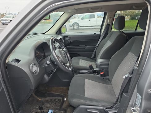 Used 2017 Jeep Patriot Latitude image 10