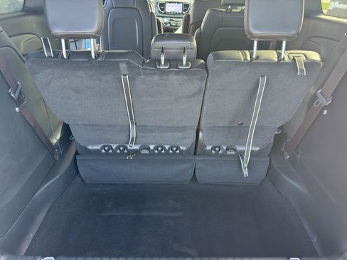 New 2026 Chrysler Pacifica Select AWD/4WD image 37
