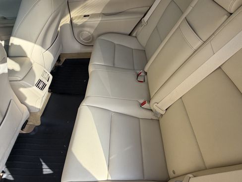 Used 2013 Lexus ES 350 w/ Premium Pkg FWD image 30
