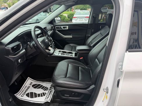 Used 2020 Ford Explorer XLT w/ Equipment Group 202A AWD/4WD image 9