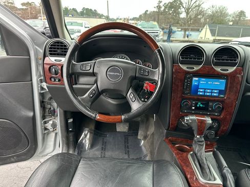 Used 2009 GMC Envoy Denali image 15