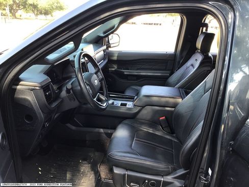 Used 2023 Ford Expedition Platinum RWD image 8