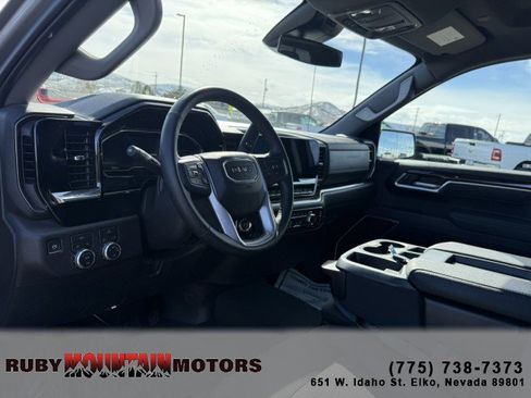 Used 2025 GMC Sierra 1500 SLE image 11