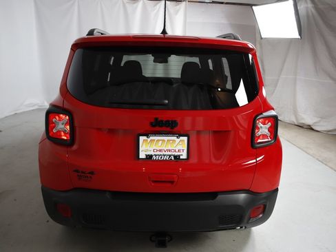 Used 2022 Jeep Renegade Altitude w/ Convenience Group AWD/4WD image 4