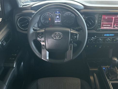 Used 2021 Toyota Tacoma TRD Off-Road w/ Technology Package AWD/4WD image 16