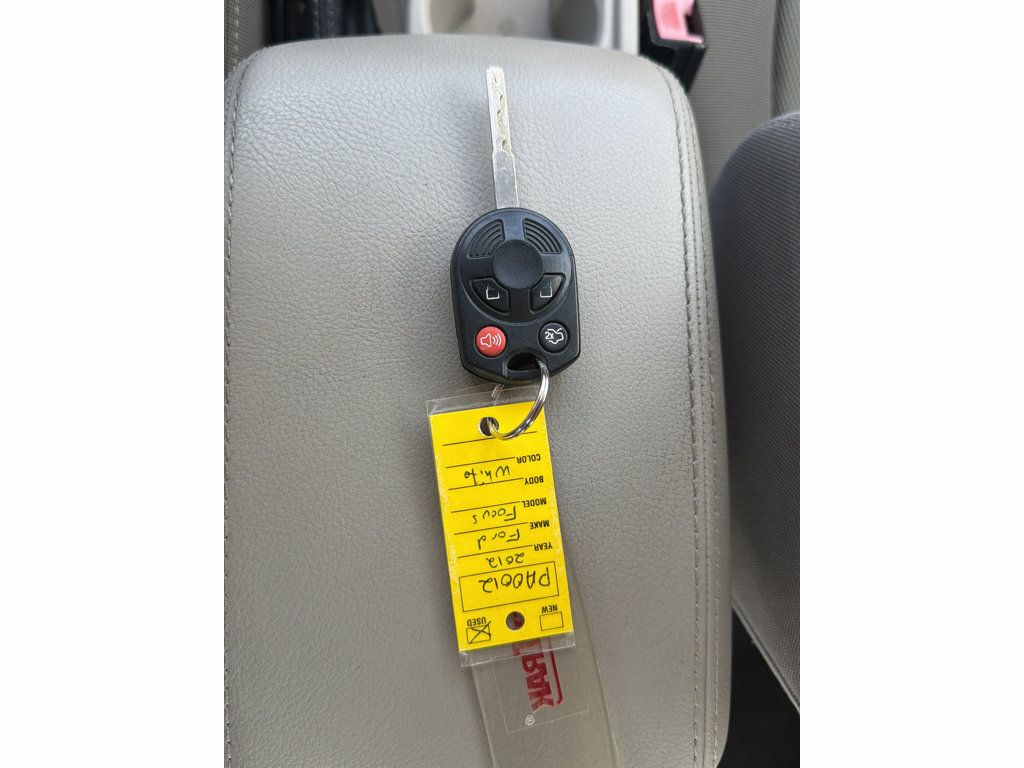 Used 2012 Ford Focus SE FWD image 15