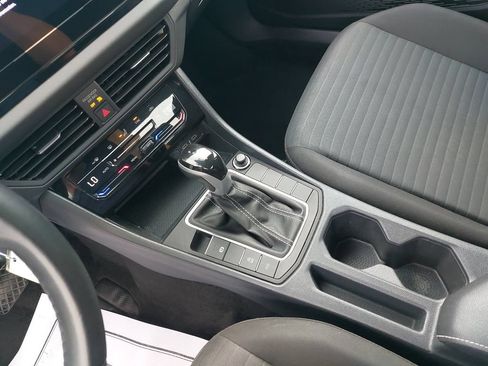 Certified 2025 Volkswagen Jetta S FWD image 21