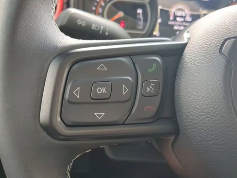 Used 2025 Jeep Gladiator Rubicon w/ Safety Group AWD/4WD image 27
