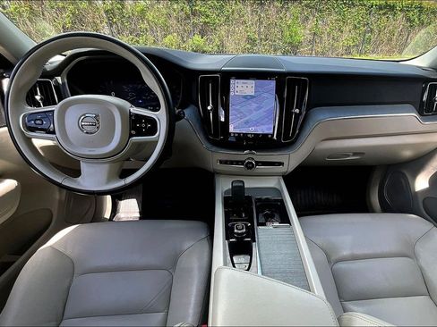 Certified 2023 Volvo XC60 B5 Plus w/ Climate Package AWD/4WD image 21
