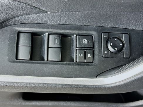 Used 2021 Toyota RAV4 XLE image 15